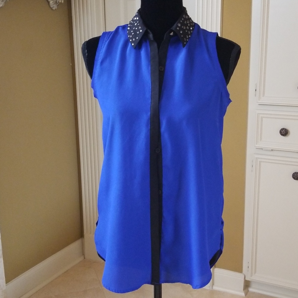 Rock & Republic sleeveless button up blouse